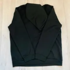 ブラック フード付き トレーナー　薄手