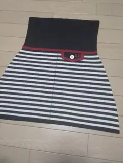 [美品]FRED PERRY/フレッドペリー ニットフレアスカート 白黒ボーダーのサムネイル