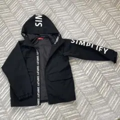 黒いフード付きジャケット