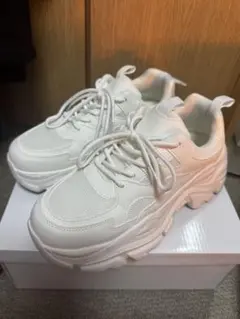 グレイル スニーカー