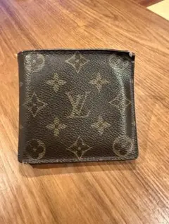 Louis Vuitton モノグラム 二つ折り財布