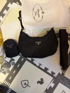 PRADA ブラック ショルダーバッグ