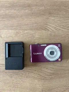 Panasonic LUMIX デジタルカメラ 本体•バッテリー•充電器つき