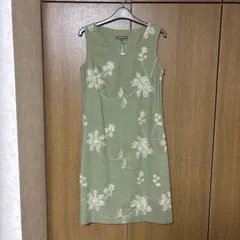 新品未使用　LAURA ASHLEY ノースリーブワンピース 刺繍入りのサムネイル
