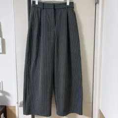 ユナイテッドアローズ　タックワイドパンツ