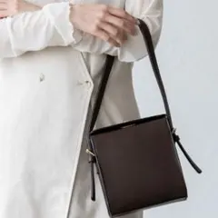 ヴィータフェリーチェショルダーバッグ