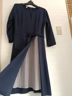 ゆったりネイビー プリーツスカート付きワンピース
