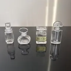 アンティーク ミニチュア ガラスボトル 4点セット アンティーク ミニチュア ガラスボトル 4点セット - メルカリ