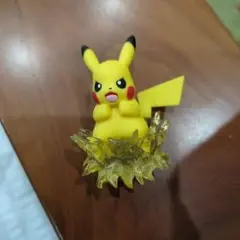 ポケモン ピカチュウ　フィギュア