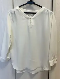 THE SUIT COMPANY ホワイト ビジューボタン 七分袖シャツ