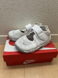 NIKE リトルリフト 14cm ホワイト