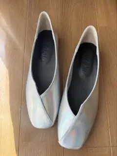 新品ヴィヴィアンスクエアトゥ切替デザインフラットシューズL 　パンプス　シルバー