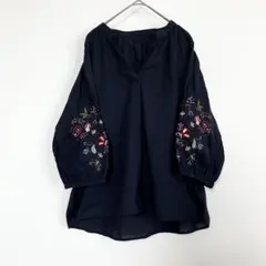 【Discoat 】七分袖　ブラウス 花柄刺繍 ネイビー Lサイズ　プルオーバーのサムネイル