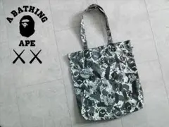 A BATHING APE エイプ KAWS カウズ 猿迷彩 カモ トートバッグのサムネイル