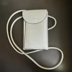 スマホショルダーバック　シルバー