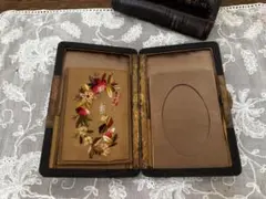 フランス 蚤の市 刺繍 カバー 革製 ケース 写真入れ - メルカリ