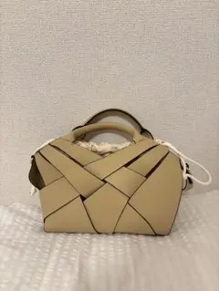 ベージュ 編み込みデザイン ハンドバッグ