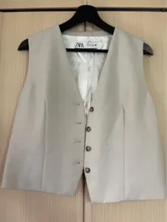 ZARA ベージュ ノースリーブジャケット EUR M