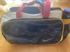 NIKE エナメルボストンバック