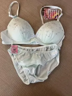 ノンワイヤーブラジャー•ショーツセット Mサイズ (ミント、ピンク)