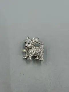 253ヴィンテージ　金属　VB 犬型　ブローチ