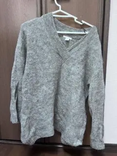H&M グレー Vネックセーター