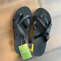Teva Olowahu サンダル ブラック 新品のサムネイル