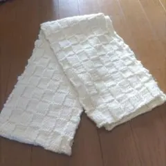 アイボリー 格子模様 ニットマフラー