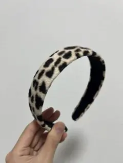 ヒョウ柄カチューシャ