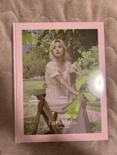 Yes, I am Mina. 写真集