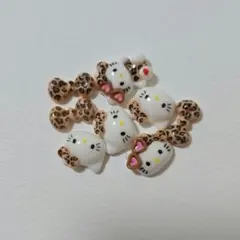 6.ネイルパーツ　デコパーツ　ハローキティ　ヒョウ柄　レオパード　リボン　8P