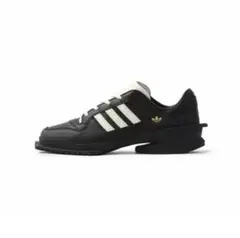 adidas FORUM SQ W CBLACK/CREWHT/GOLDMT - メルカリ