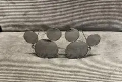 ミッキー型グレーサングラス