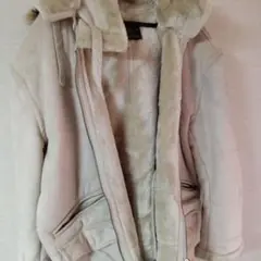 フード付きベージュフリースジャケット裏ボア