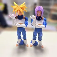 ドラゴンボールフィギュア　トランクス2体