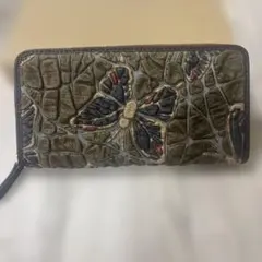 PRADA 長財布 ラウンドファスナー 花柄 - メルカリ