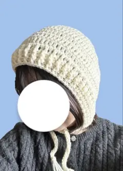 ハンドメイド　バラクラバ　耳当て付きニット帽　ボンネット　アイボリー　かぎ編み