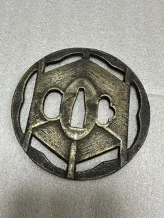 金色 鶴デザイン 鍔(つば) 鶴丸　鐔　武具 金色 鶴デザイン 鍔(つば) 鶴丸 鐔 武具 - メルカリ
