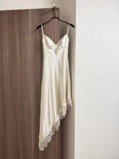 ZARA アイボリー アシンメトリー　サテンレースキャミワンピース　白