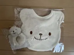 クマの顔デザイン ベビー用スタイとガラガラ