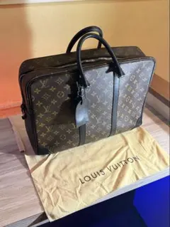 Louis Vuitton ポルトドキュマン・ヴォワヤージュ　ノートパソコン書類のサムネイル
