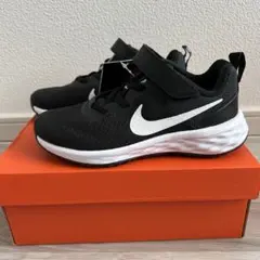 【新品未使用】NIKE☆キッズスニーカー☆レボリューション6☆18cm