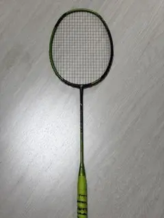バドミントンラケット VOLTRIC FB 4U