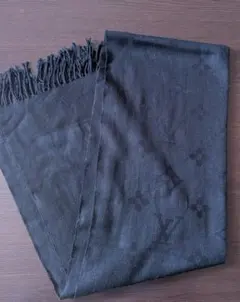 ルイ・ヴィトン黒色ロゴ入りストール・ショール