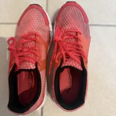PUMA スニーカー ピンク レディース
