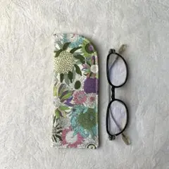 ハンドメイド　メガネケース　　　　　　　　　　　　　　リバティ　スモールスザンナ