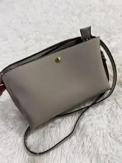 グレー ショルダーバッグ