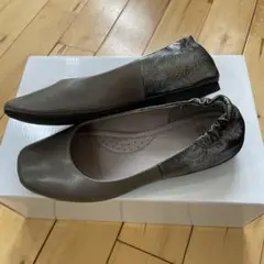 volare(ヴォラーレ)配色レザーフラットシューズ