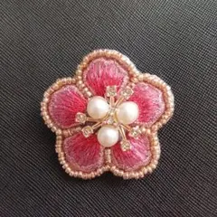 刺繍ブローチ　ビーズブローチ　花　レッド