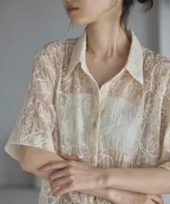 feepur ハーフスリーブレースシアーシャツ アイボリー